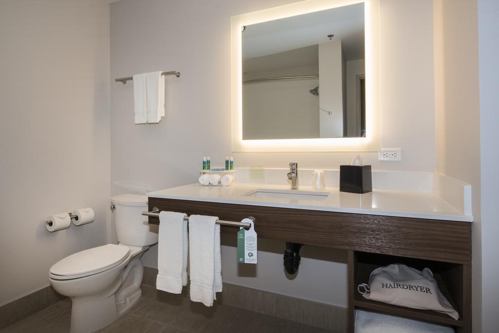 Holiday Inn Express & Suites Victoria-Colwood By Ihg Langford Exteriér fotografie